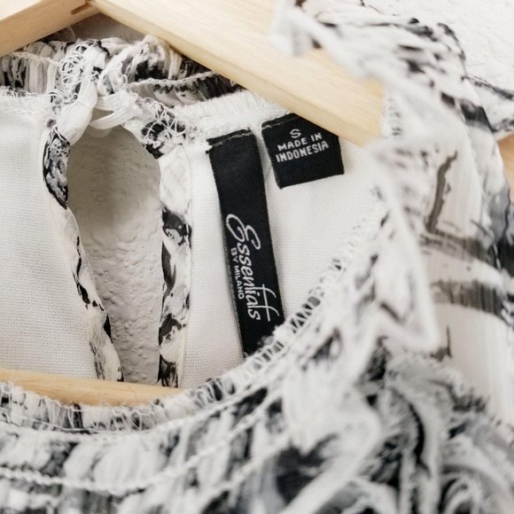 Essentials by Milano Smocked Sleeveless Blouse - Picture 8 of 12